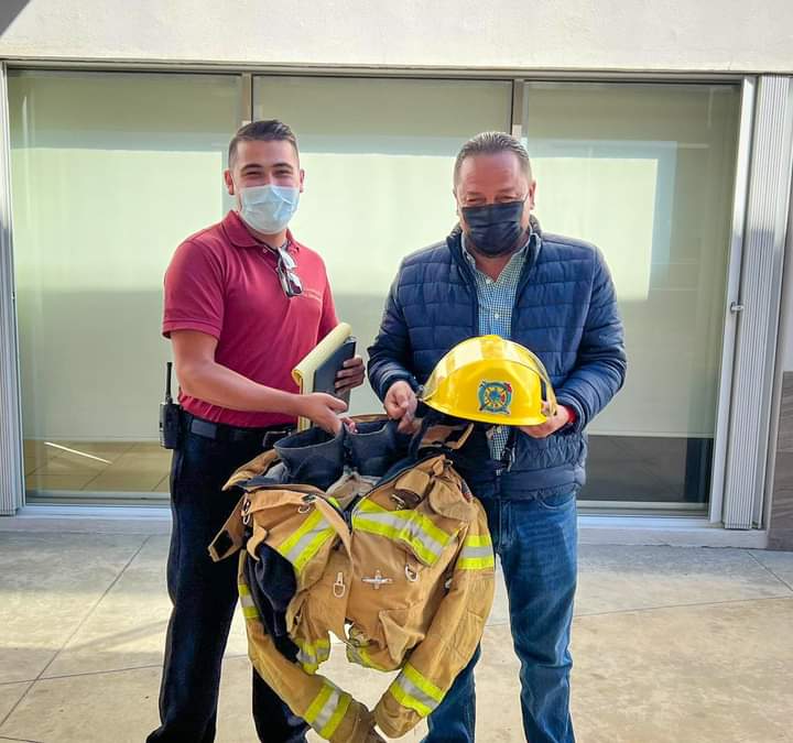 Entregan equipo a bomberos de Los Cabos