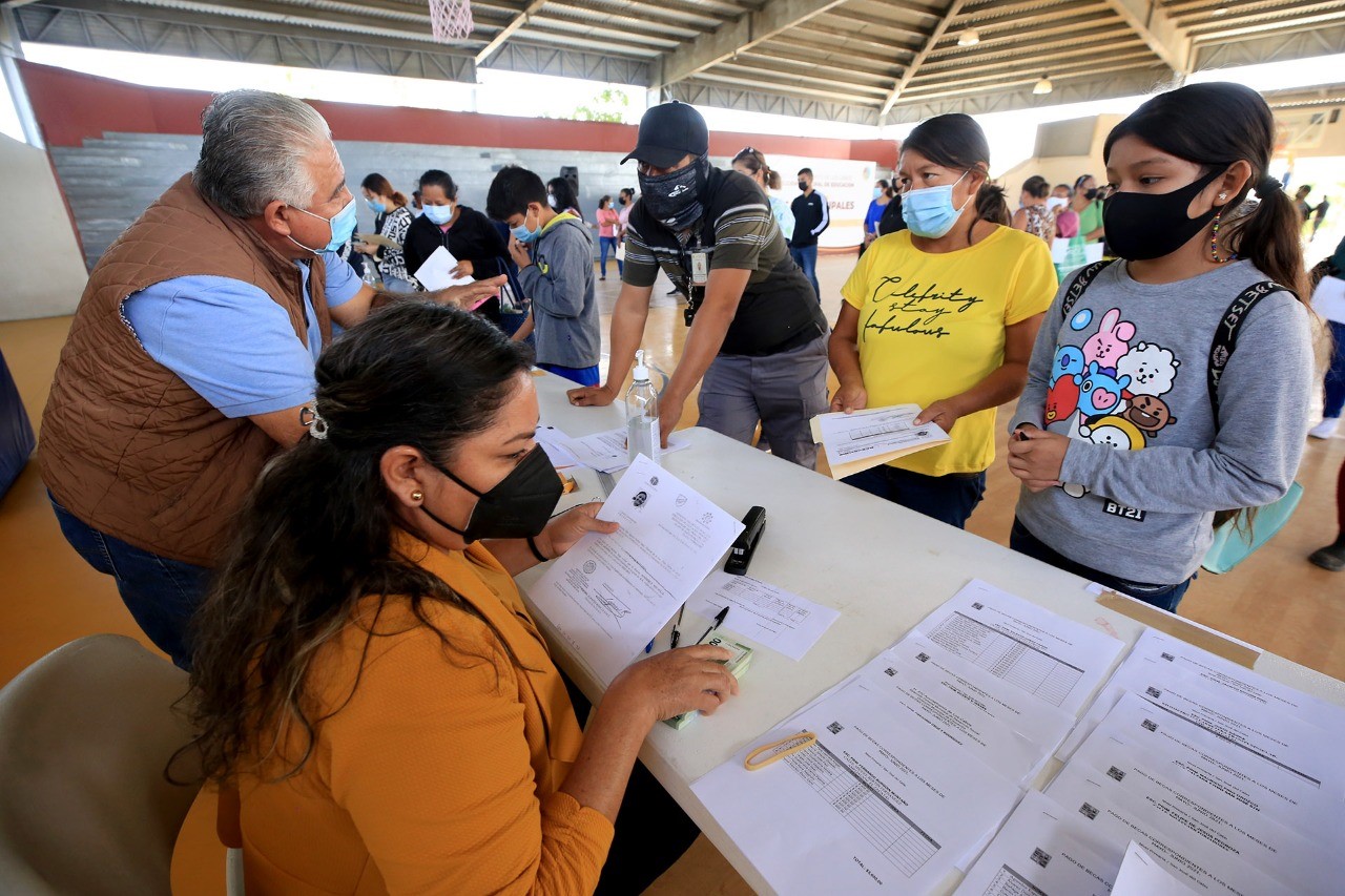 Becas Municipales y Preparatoria Abierta