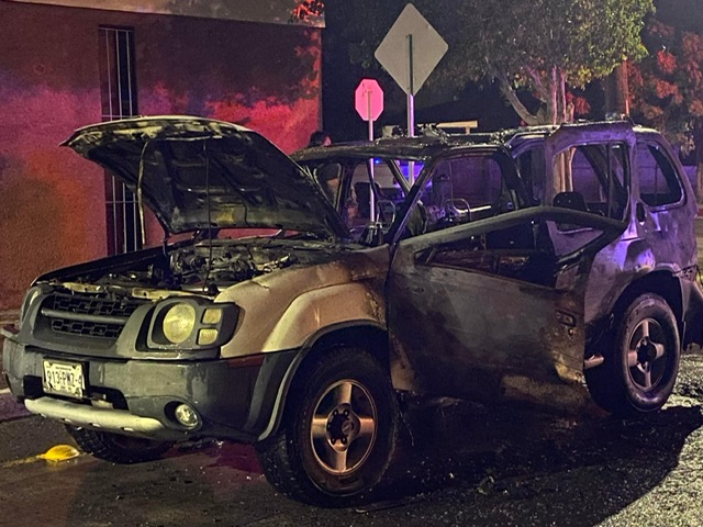 Explota carro  en La Pueblo Nuevo