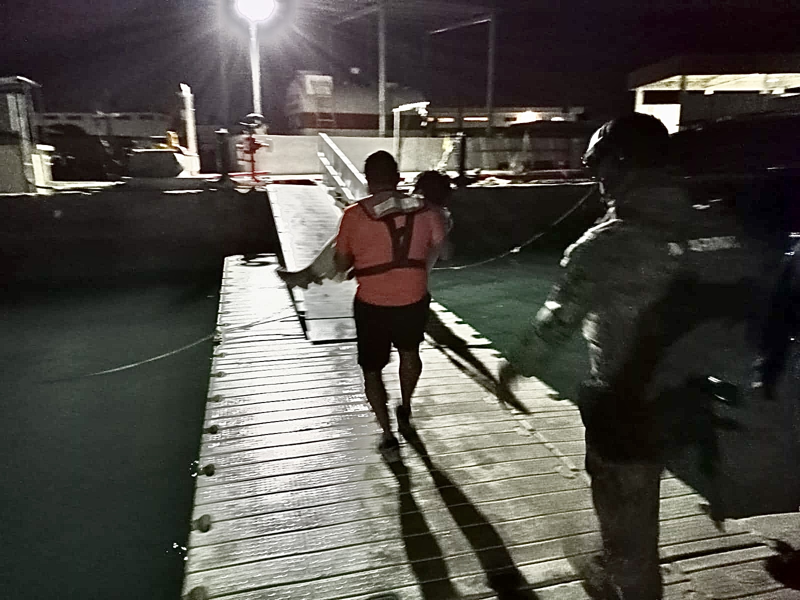 Personal Naval rescató  a un hombre en La Paz