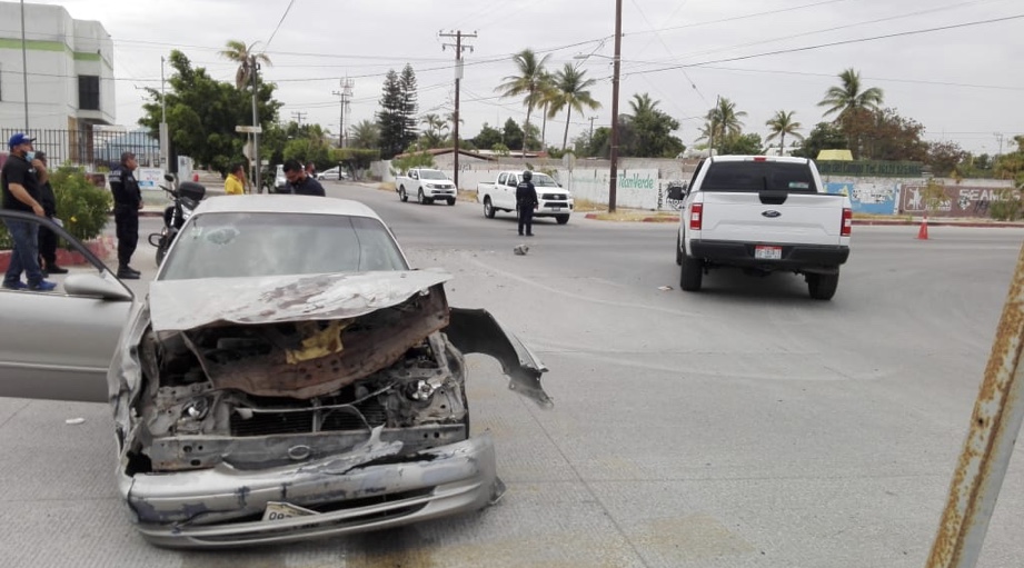 Policía Estatal Provocó Accidente Al No Respetar Alto