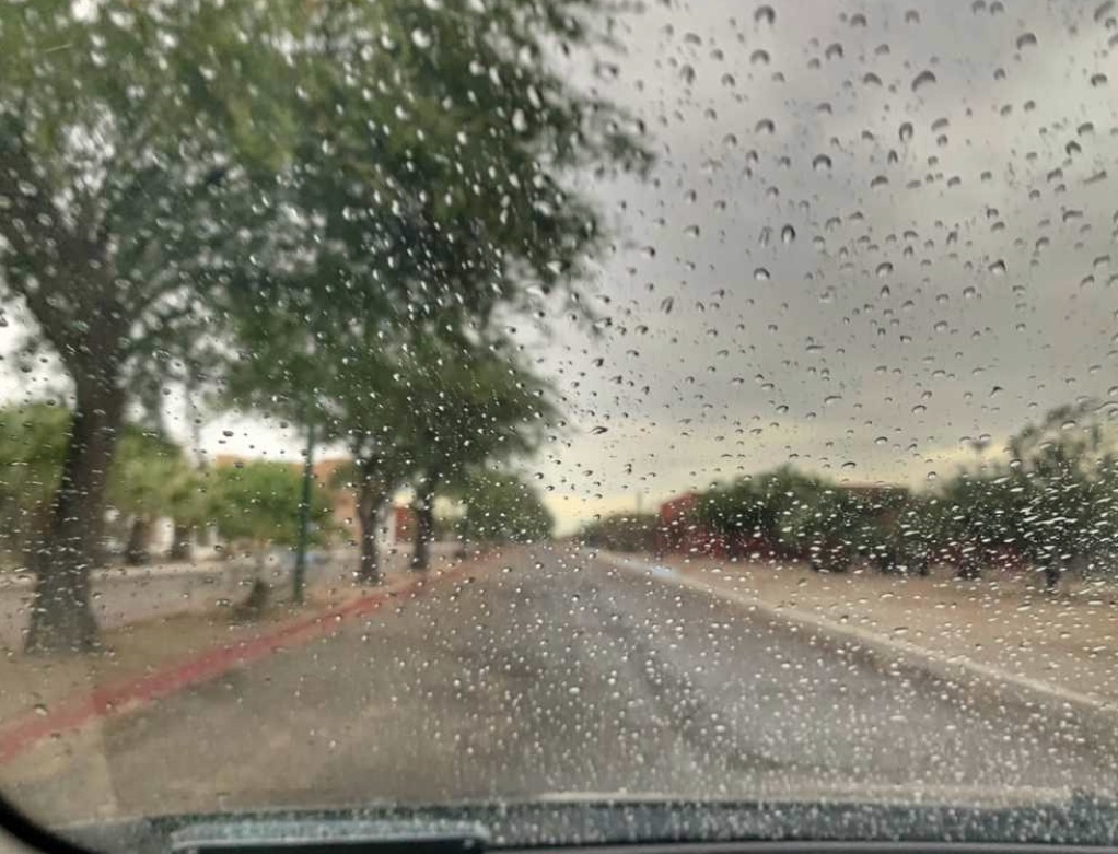 Paceños presumen las  primeras lluvias