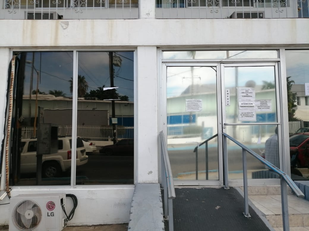 Departamento de pensiones de clínica del ISSSTE cerrado por covid-19