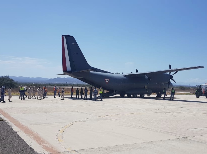 Llega aeronave de SEDENA con insumos médicos