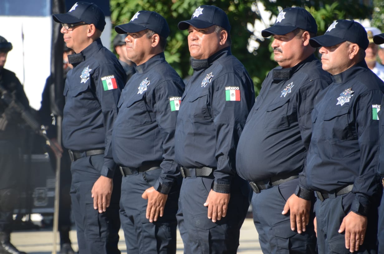 Con sobre peso se gradúan elementos de Seguridad Pública